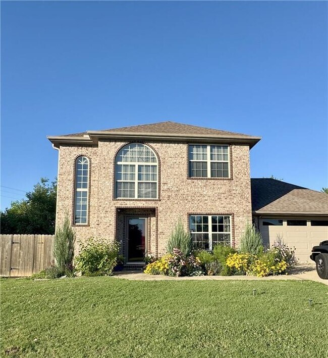 Primary Photo - 1905 W Countryside Ln