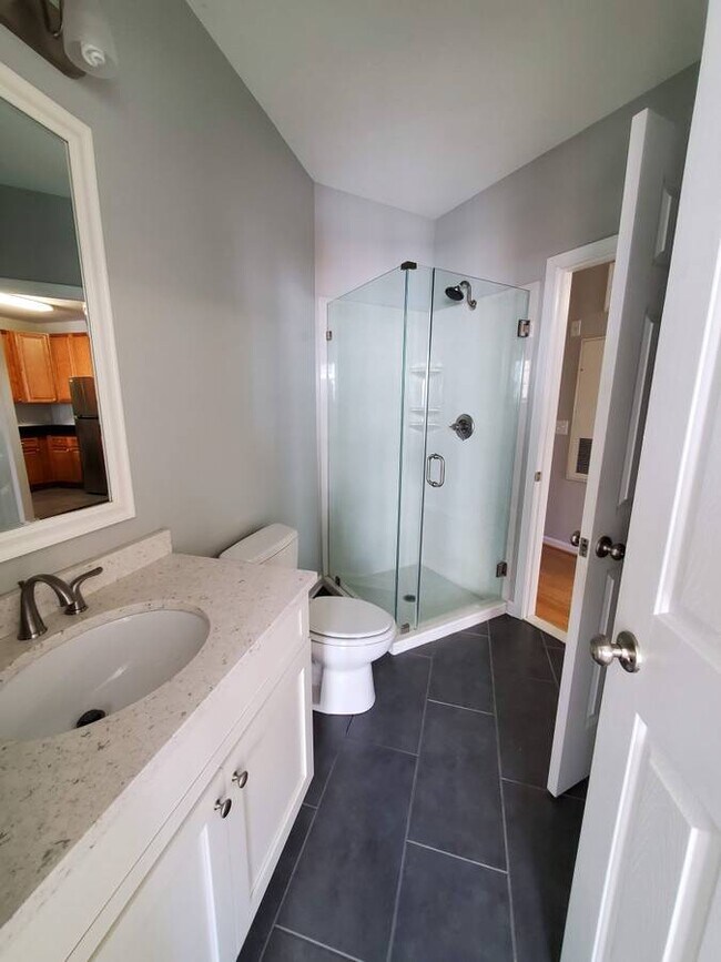 Building Photo - 2700 Bellforest Ct