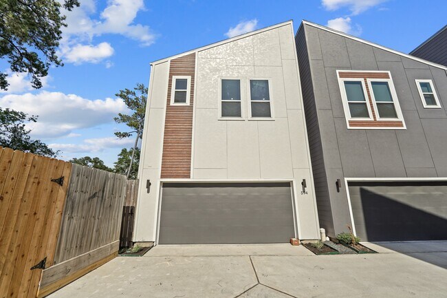Building Photo - 594 Janisch Rd