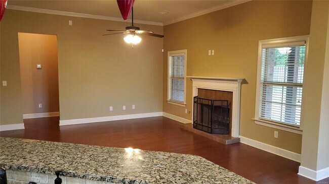 Building Photo - 3718 Weston Pl