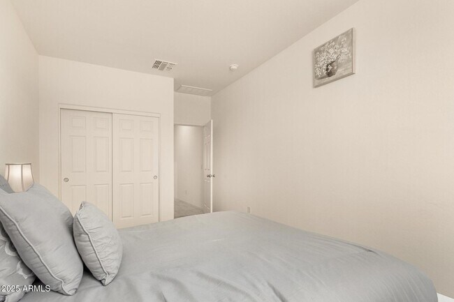 Building Photo - 1017 S 7th St