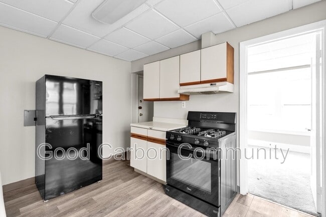 Building Photo - 1247 Hertel Ave