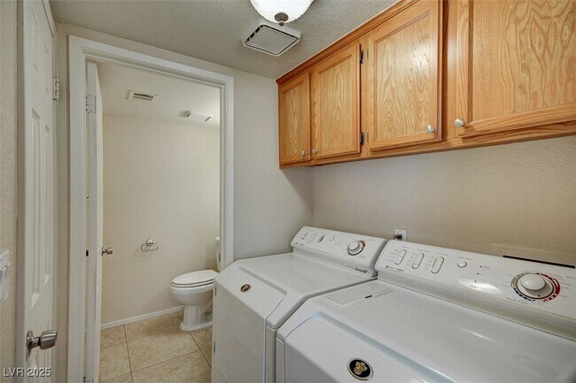 Building Photo - 3229 Canyon Lake Dr