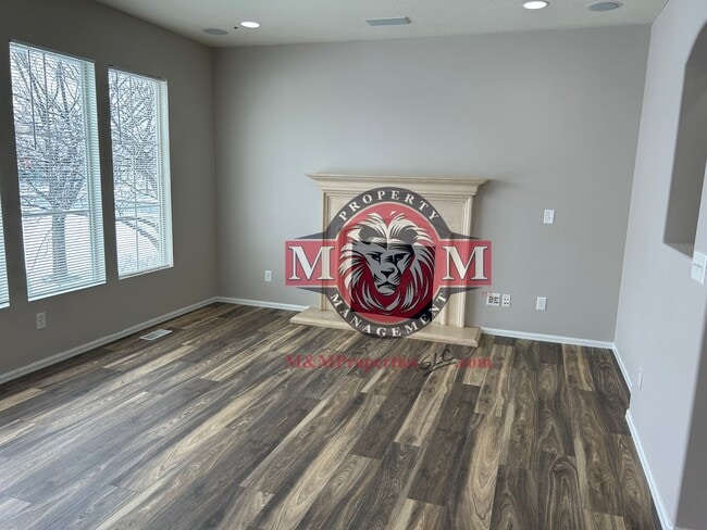 Building Photo - Beautiful 3 Bed 2.5 Bath - 2 Story Home in...
