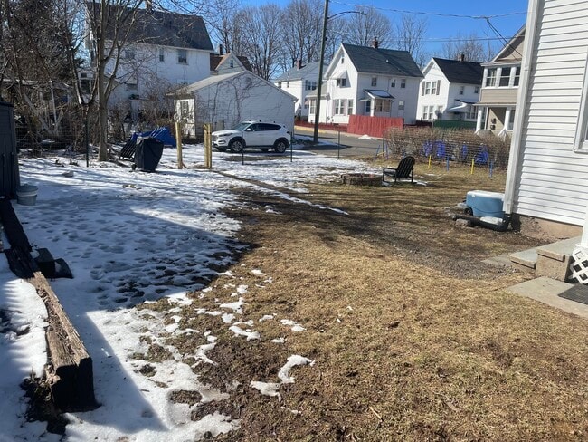 Yard (Fenced in) - 5 Pomeroy Pl
