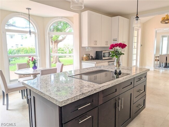 Building Photo - 2878 Valencia Way