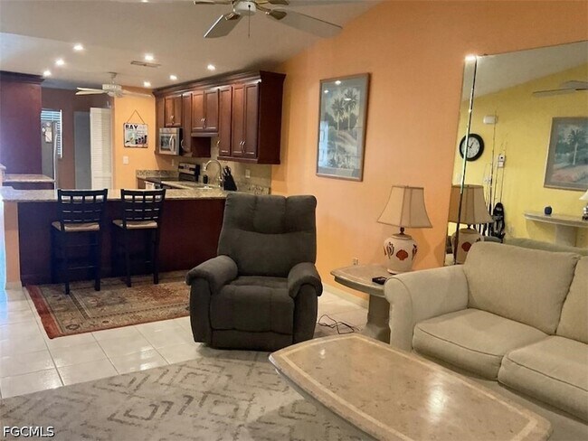 Building Photo - 4919 Victoria Dr