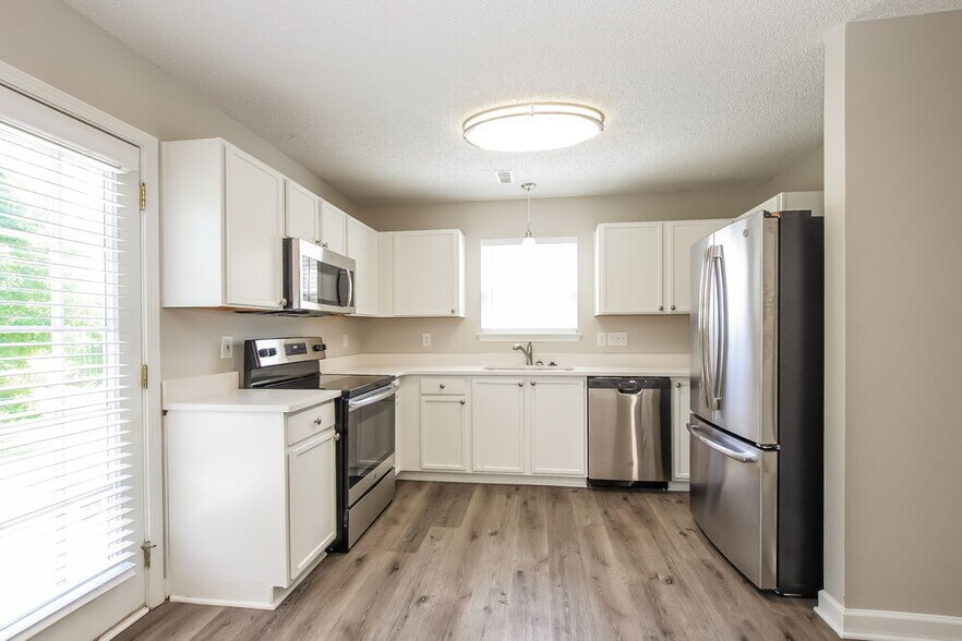 Building Photo - 2127 Pleasant Dale Dr