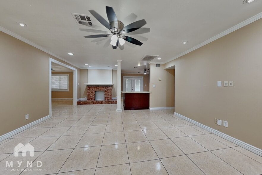 Building Photo - 6314 N 30th Dr