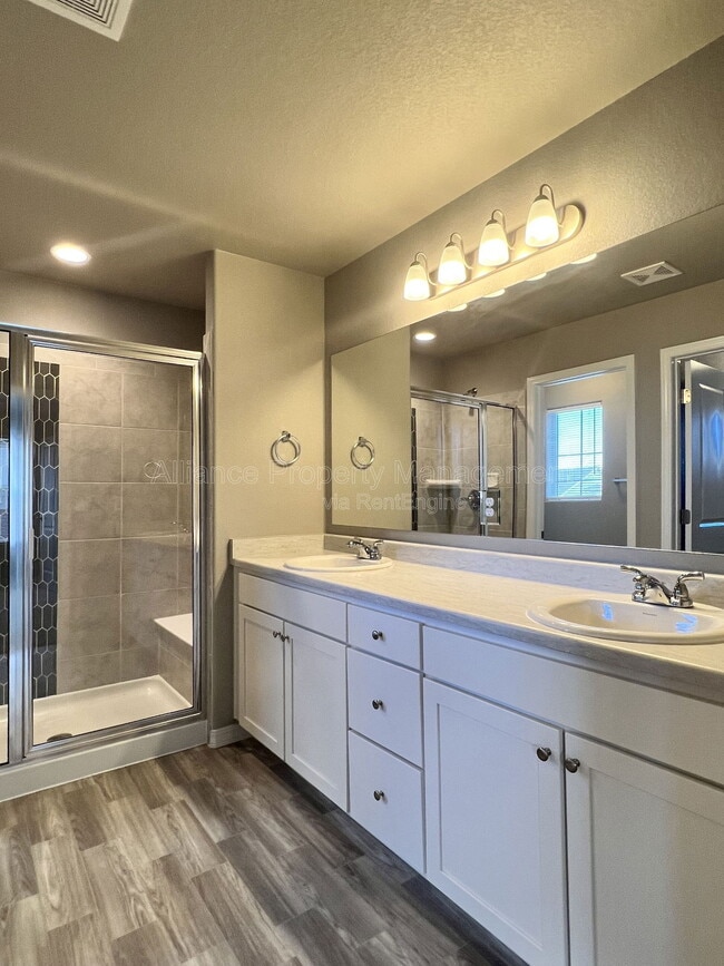 Building Photo - 7839 Lathrop Vw