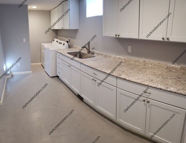 Building Photo - Old Southwest Reno home 3 Bed 2 Bath 1 car...