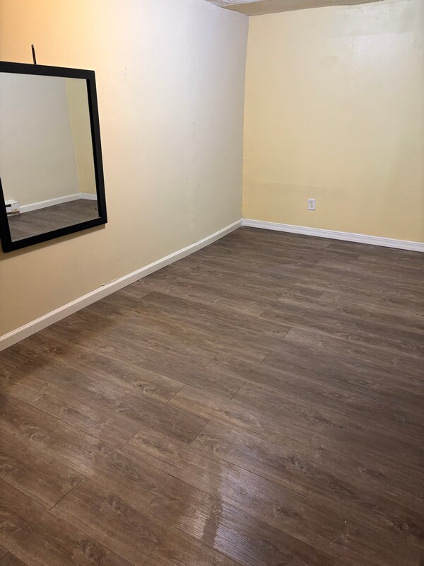 Building Photo - 8413 Cottonwood Dr