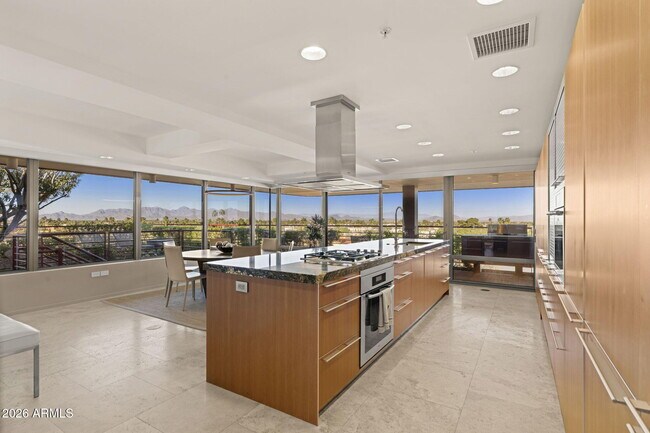 Building Photo - 7167 E Rancho Vista Dr