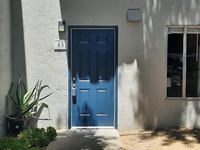 Building Photo - 1009 Murrieta Blvd