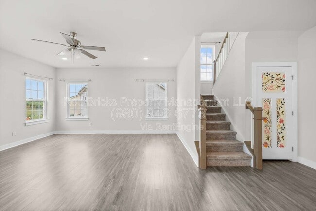 Building Photo - 7067 Waterwheel St SW