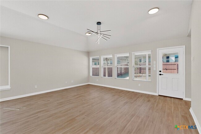 Building Photo - 1160 Water Valley