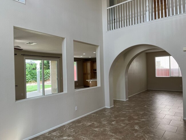 Building Photo - MOVE IN SPECIAL $500 off Rent Move In befo...