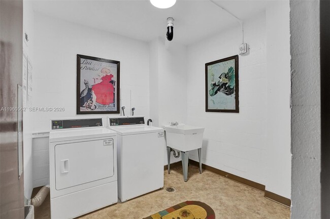 Building Photo - 11111 Biscayne Blvd