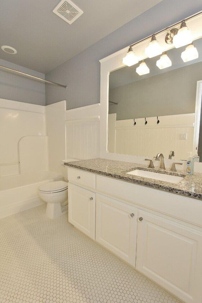 Building Photo - Elegant Home in Hobble Creek!