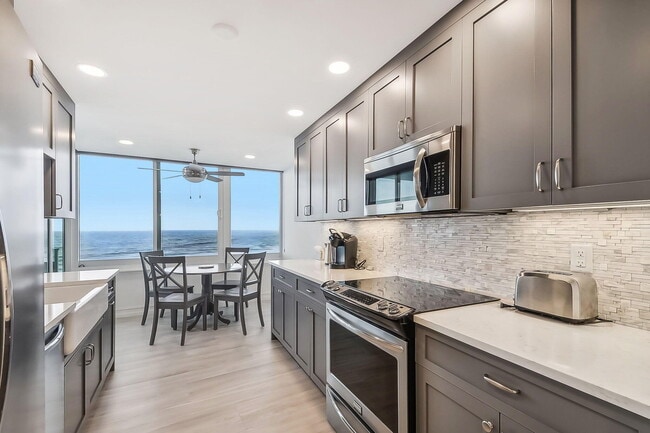 Building Photo - 3590 S Ocean Blvd