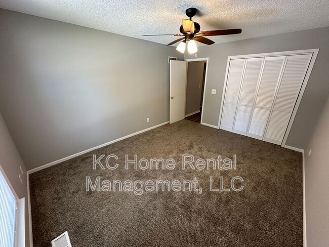 Building Photo - 433 Lee Dr