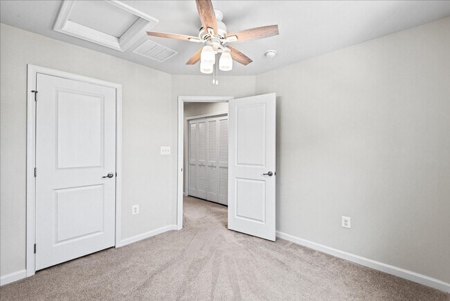 Building Photo - 6310 Crittenden Ln