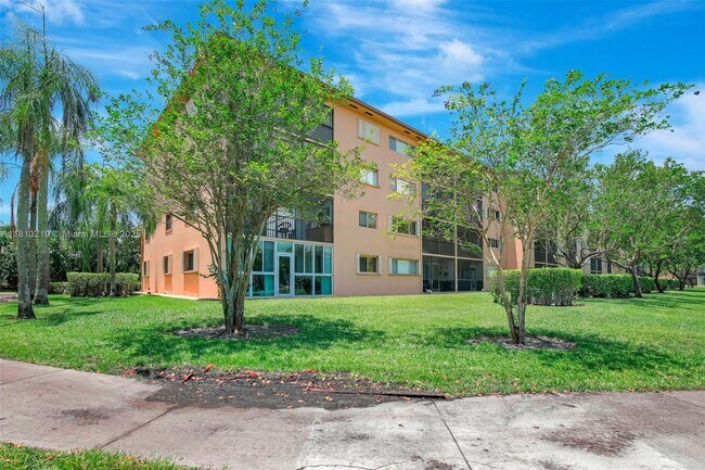 Building Photo - 12651 SW 16th Ct