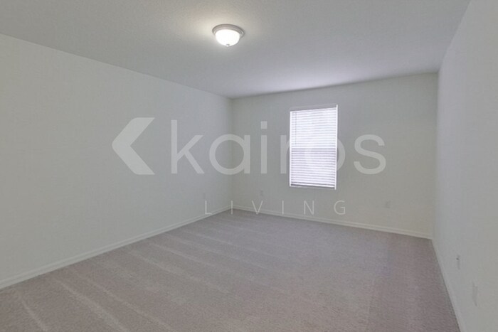 Building Photo - 12378 Paramount Dr S