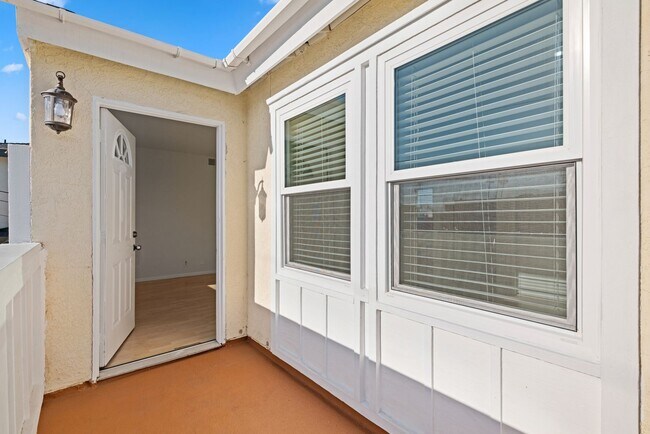 Building Photo - 231 Cabrillo St