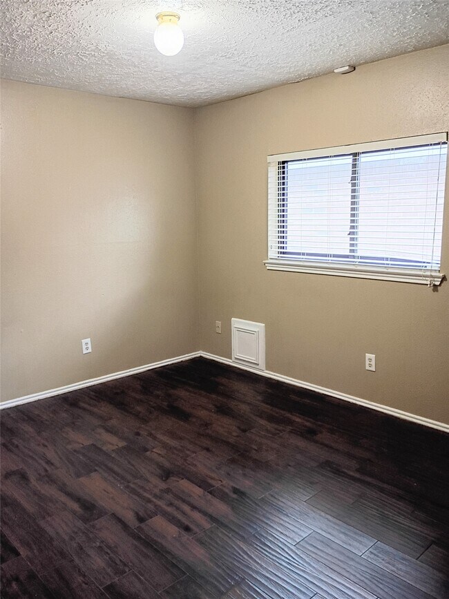 Building Photo - 21406 Golden Dove Dr