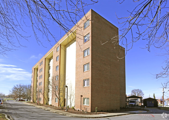 Building Photo - Kiwanis Towers