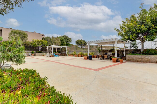 Building Photo - 8828 Pershing Dr