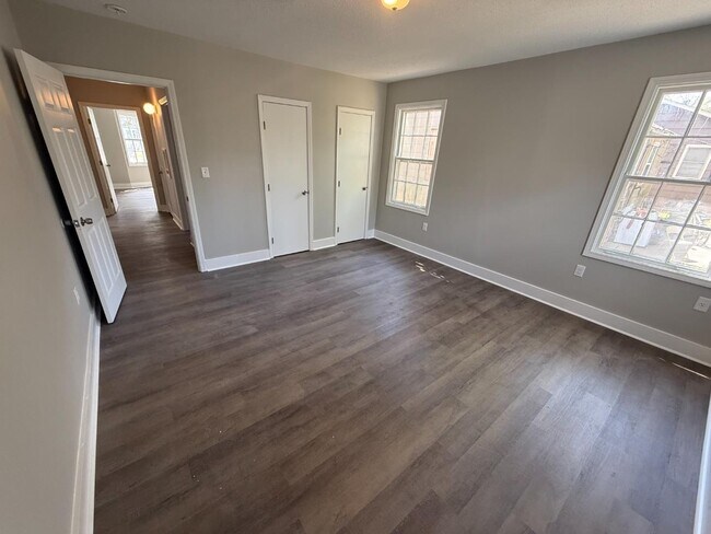 Building Photo - 629 Catalpa St