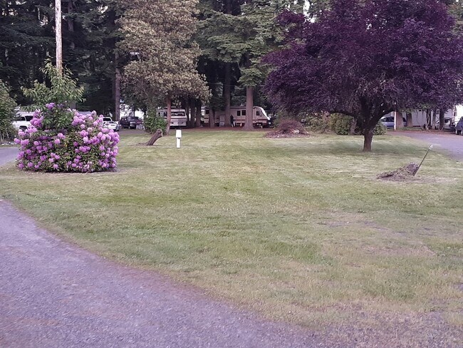 Building Photo - 1/2 off 1st Month's rent!  Newly Updated 2 Bedroom Apartment in Country Setting!