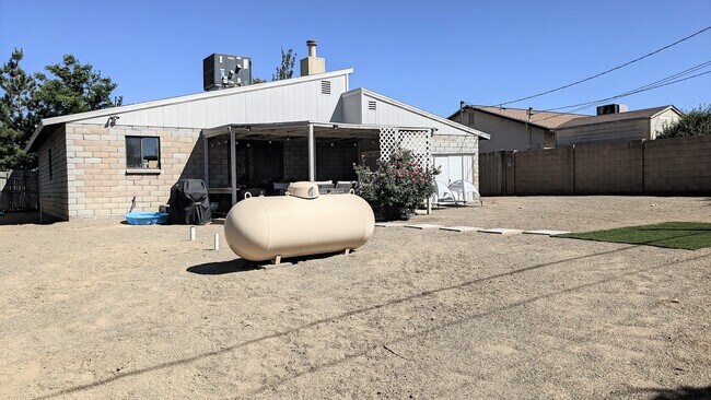 Building Photo - 1514 N Elaine Way