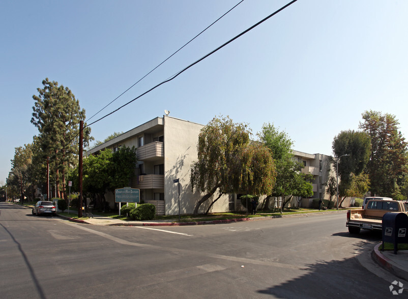 Primary Photo - Orangebrook Manor Apartments