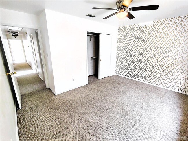 Building Photo - 3504 El Jardin St