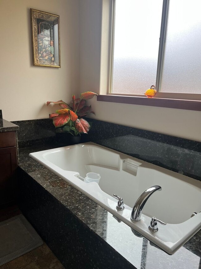 Building Photo - Beautiful 4 Bedroom in Ferndale! MOVE IN SPECIAL!