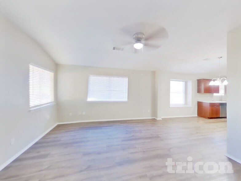 Building Photo - 1411 Catalina Dr