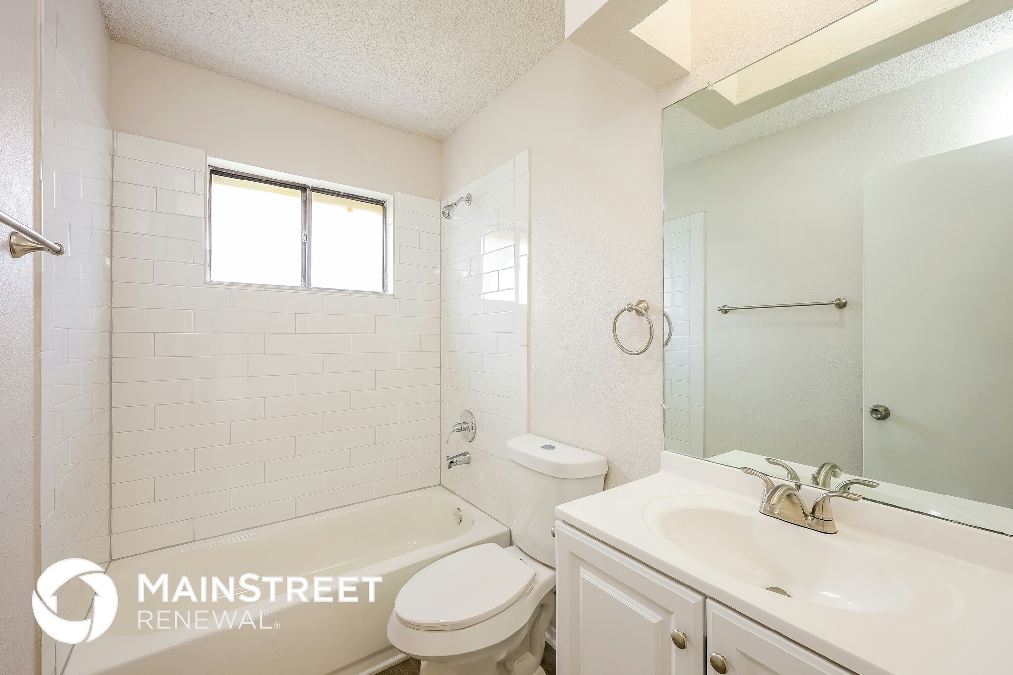 Building Photo - 2755 Knoll Tree St