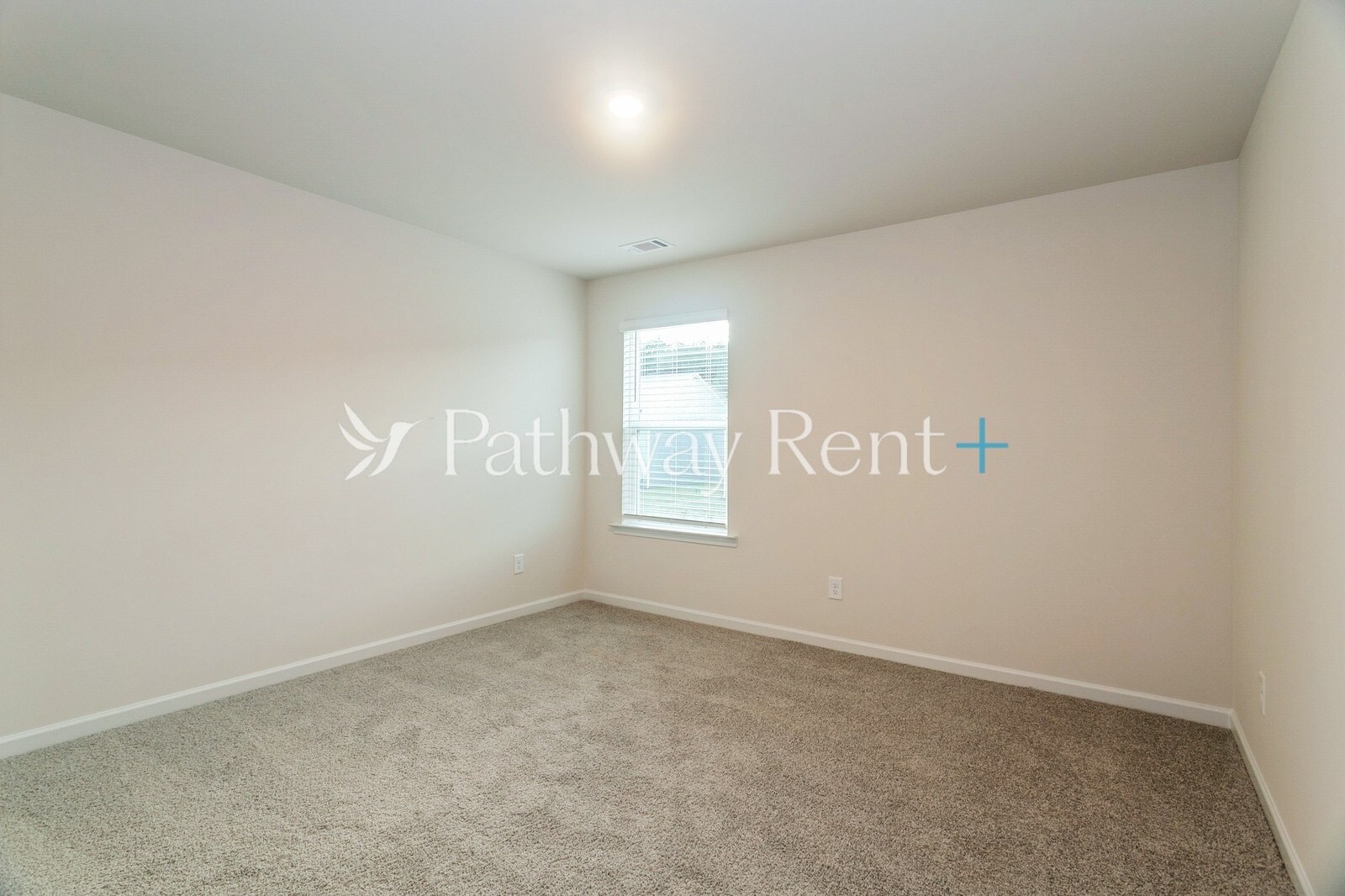 Building Photo - 631 Mackenzie Cv