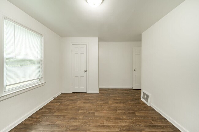 Building Photo - 4326 Crittenden Ave