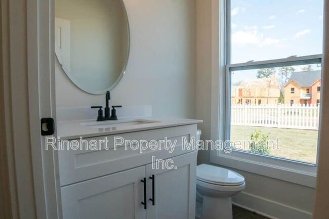 Building Photo - 523 Harjo Dr