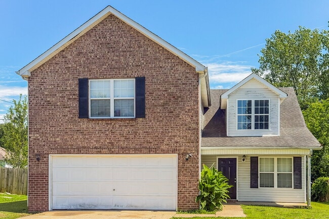 Building Photo - 1211 Larzelere Ln