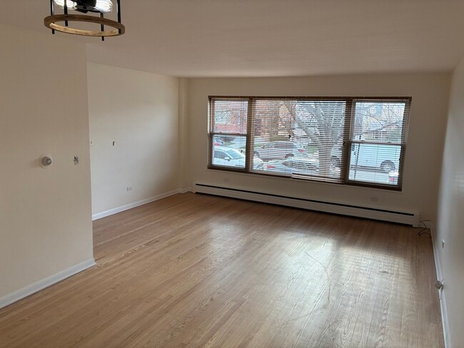 Building Photo - 5555 N Mango Ave