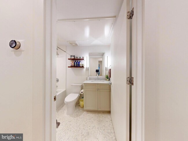 Building Photo - 2642 39th St NW