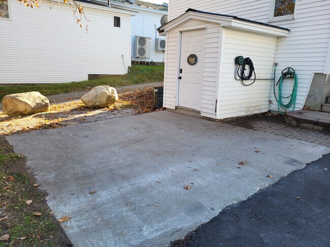 Building Photo - 30 Main St