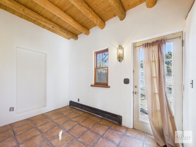 Building Photo - 10 Metate Way