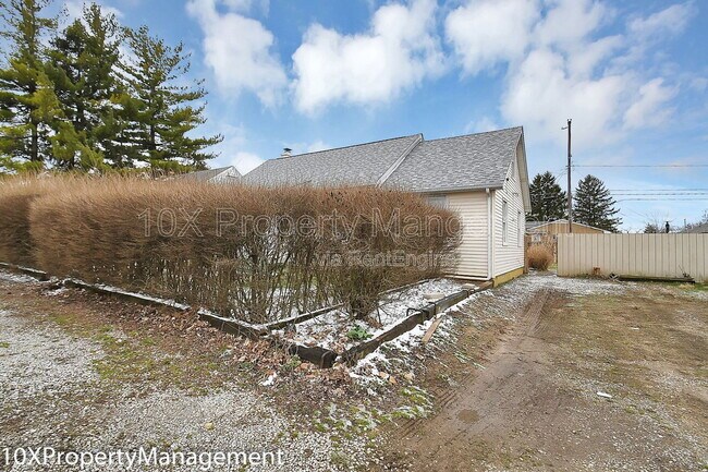 Building Photo - 849 Ruby Ave