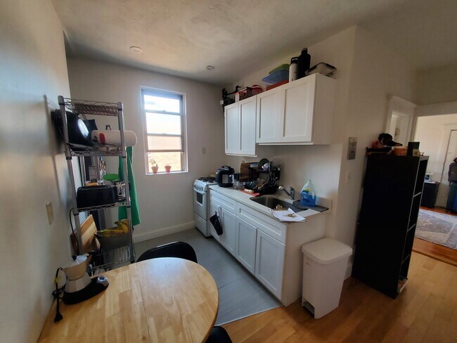 Building Photo - 11 Scottfield Rd